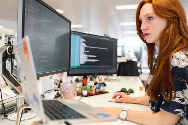 8 Steps to Build a User-Friendly Website That Converts